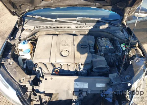 2013 Volkswagen Jetta 2.5L Se z USA, uszkodzony, nr VIN 3VWDP7AJ8DM444059